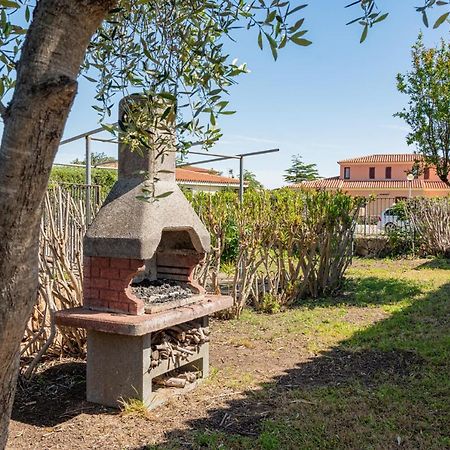 Appartamento Trilocale Le Canne 4 Posti Letto Con Giardino E Posto Auto Privato San Teodoro  Exterior foto